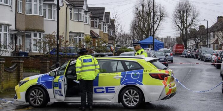 Britanikët vijnë në Elbasan, prokurori: Bandat po i lajnë këtu hesapet