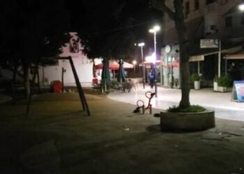 Rrihet brutalisht kamarieri 17-vjeçar në Berat, policia shoqëron 12 persona