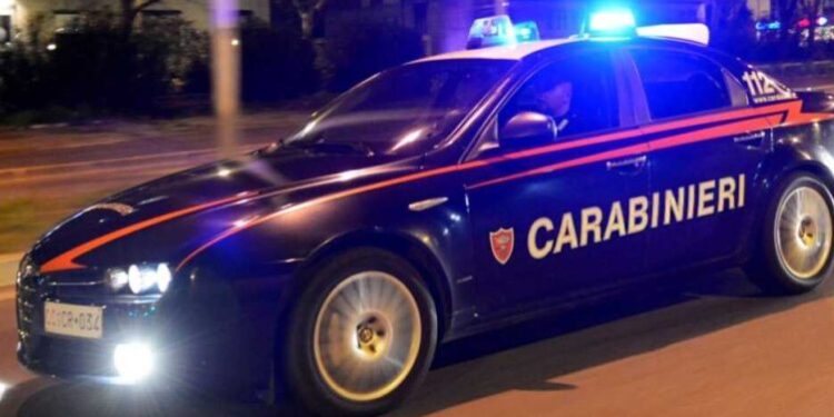 Mori djathë dhe sende argjendi nga një kompani, arrestohet shqiptari në Itali