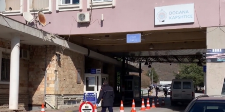 Doganat greke paralajmërojnë grevë 48-orëshe, paralizohet lëvizja në pikat kufitare me Shqipërinë