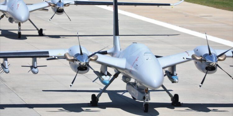 Dronët “Bayraktar” vijnë në Shqipëri, nis montimi në bazën e NATO-s në Kuçovë