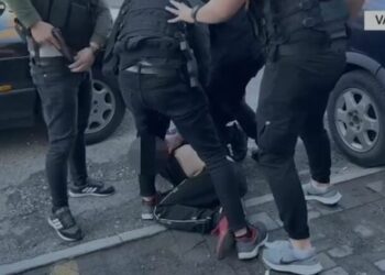 EMRI/ Iu gjet në makinë fara dhe doza kanabisi, arrestohet 23-vjeçari në Vaun e Dejës