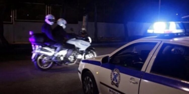 Përgjaken karnanavalet në Greqi, i mituri shqiptar plagos me thikë 25-vjeçarin