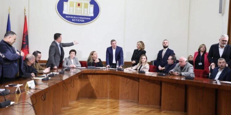 EMRAT/ Grupi parlamentar i PD cakton anëtarët dhe kryetarët e komisioneve hetimore