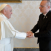 VIDEO/ Ministri Igli Hasani takohet me Papa Françeskun