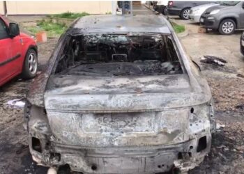 Dogjën 2 makina në orët e para të mëngjesit, 4 të rinj në pranga në Korçë