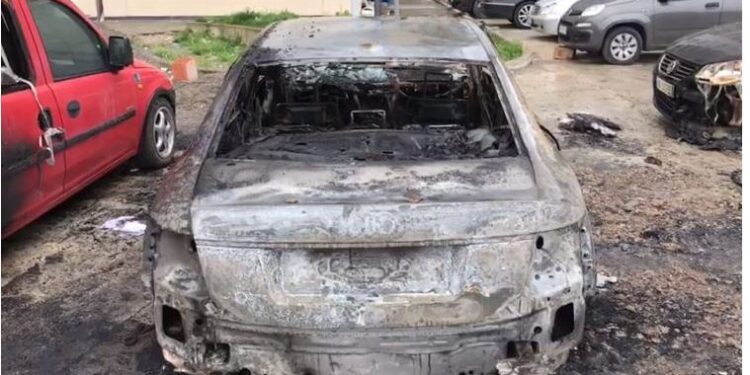 Dogjën 2 makina në orët e para të mëngjesit, 4 të rinj në pranga në Korçë