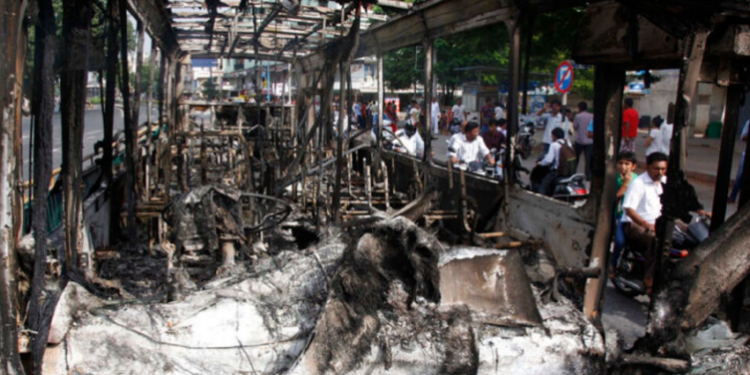 VIDEO/ Merr flakë autobusi, vdesin 5 persona