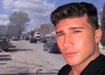EMRI/ Makina e tij u përplas nga automjeti i një këngëtari grek, humb jetën në aksident i riu shqiptar në Greqi 