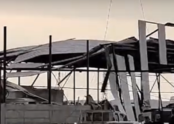 Ngjarja në magazinën në Lushnje, banorët: Ishte shpërthim shumë i fuqishëm, llamarinat u ngritën në ajër