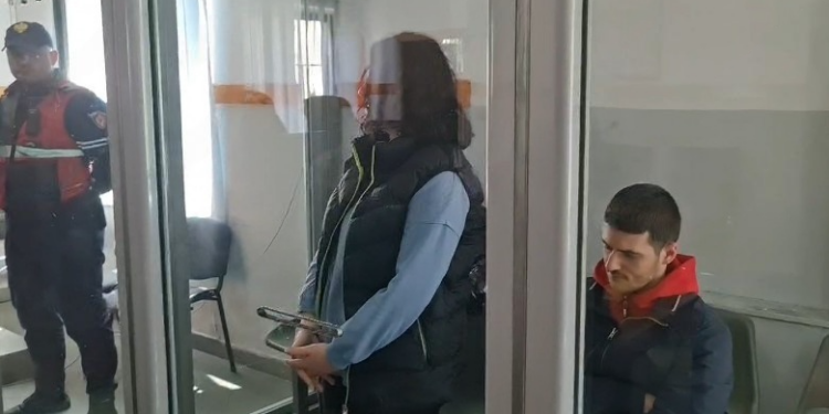 Vrasja e Pëllumb Metës/ Në pistoletë gjenden gjurmët e gishtërinjve të djalit të vogël