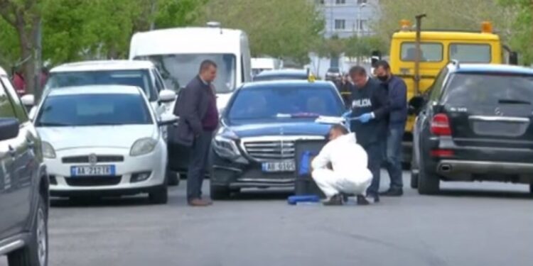Si u vra ‘Pipi’? Tre ekspertë rikthehen në Elbasan, rindërtohet skena e krimit