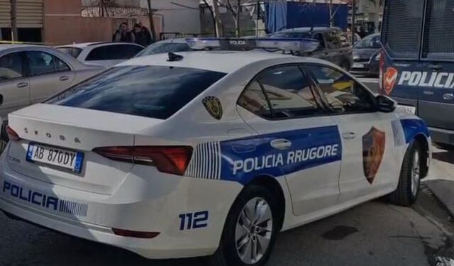 I hoqën lirinë 68-vjeçarit dhe e kanosën për t’i marrë një shumë parash, 2 të arrestuar në Elbasan