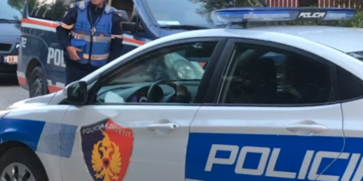 Dy burra marrin peng 14-vjeçarin në Tiranë