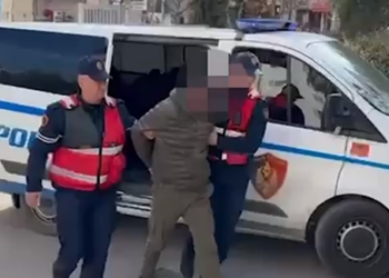 Tentoi të vidhte një automjet, kapet dhe arrestohet në flagrancë 28-vjeçari në Durrës