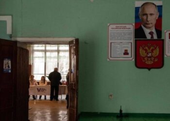 Shkroi “Jo luftës” në fletëvotim, burgoset një grua në Rusi