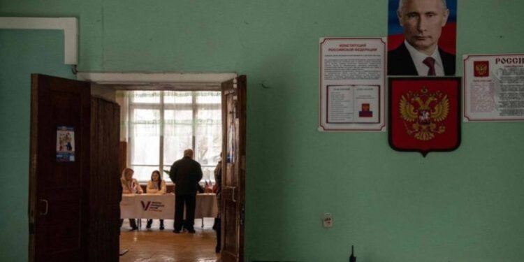 Shkroi “Jo luftës” në fletëvotim, burgoset një grua në Rusi