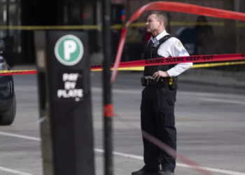 Tmerr në SHBA, i riu vret me thikë 4 persona dhe plagos 5 të tjerë