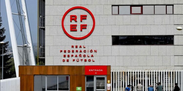 Bastiset federata spanjolle e futbollit dhe disa shtëpi/ 7 të arrestuar për korrupsion dhe pastrim parash