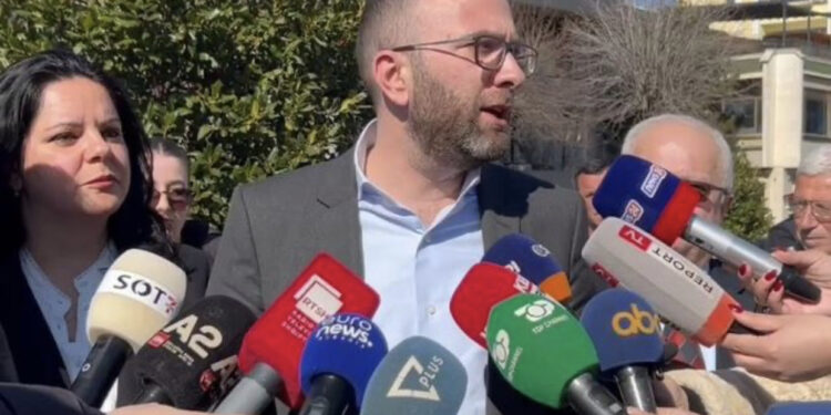 Bardhi dorëzon padinë për Xhaçkën: Gjykata të rikthejë në vend autoritetin e përdhosur