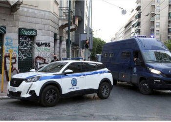 Tragjedi në Athinë/ Kishte shkuar për ta denoncuar, 28-vjeçarja goditet për vdekje me thikë para komisariatit nga ish-partneri