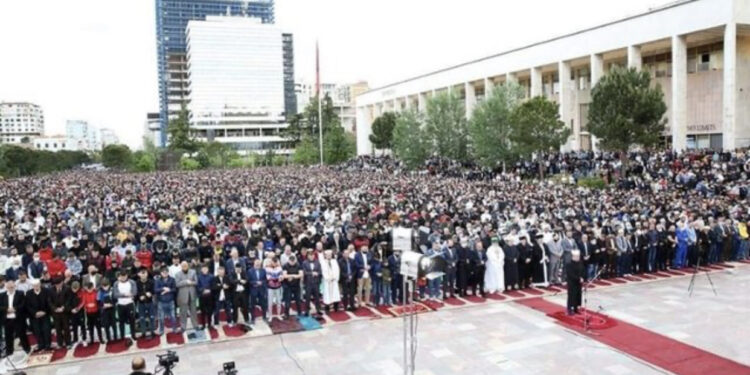 Sërish në shesh/ Falja e Fitër Bajramit, Komuniteti Mysliman njoftim të rëndësishëm për besimtarët