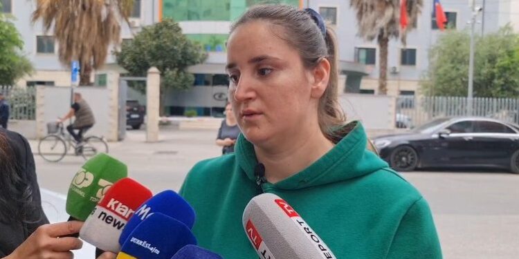 Gjyshërit “rrëmbejnë” nipin në Durrës, ia fshehin nënës dhe policisë