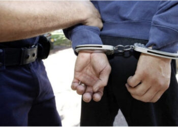 Paguan killerin për t’i hequr qafe ‘armikun’, përfundojnë në pranga dy persona