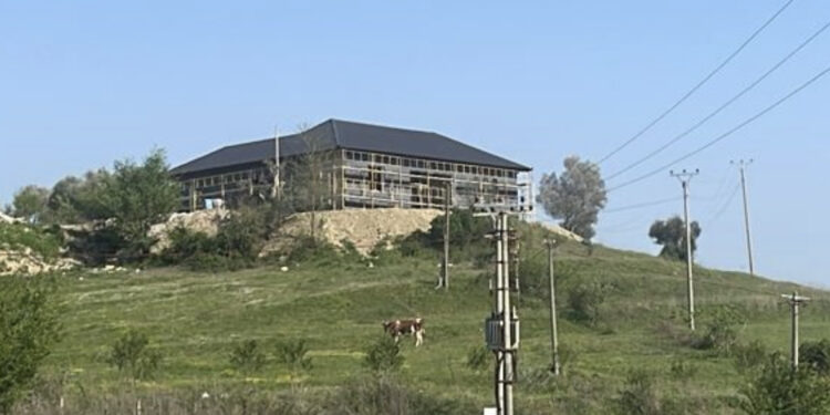 Ekskluzive/ Saimir Tahiri ndërton vilë disa milion euro në Baldushk, burimi i parave ngelet enigmë