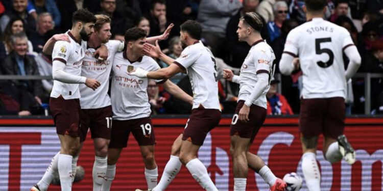 Gara për titullin e Premier League, Man.City i bashkohet Liverpool në krye