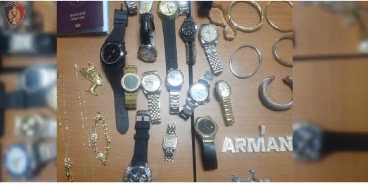 EMRAT/ Sekuestrohen ora të markave të shtrenjta dhe disa bizhuteri floriri, arrestohen tre persona në Durrës