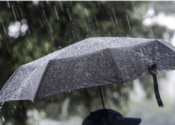 ‘Çmendet’ moti/ Bien temperaturat, reshjet e shiut nuk do ndalen, pritet dëborë