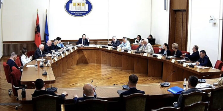 TIMS-i mbyllet me debate dhe ironi, palët mblidhen sërish të hënën