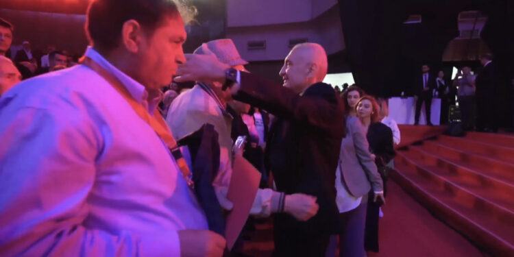 LIVE-Nis Konventa e Partisë së Lirisë, Meta ‘shporr’ tradhtarët dhe nepotizmin