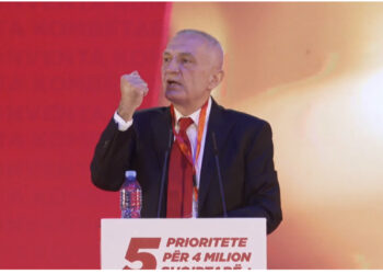 ‘Flet partia e vulës’ Meta për Bashën: Ai dhe kur fle nuk ngopet së gënjyeri