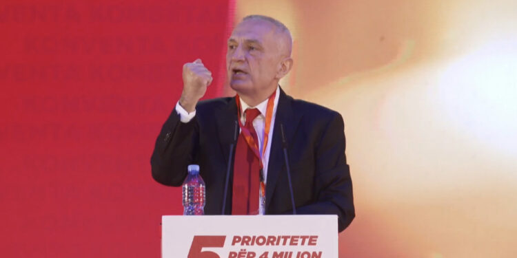 ‘Flet partia e vulës’ Meta për Bashën: Ai dhe kur fle nuk ngopet së gënjyeri