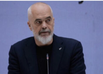 Rama: 734 mijë turistë e shijuan Shqipërinë gjatë muajit mars