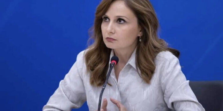 Kushtetuesja pranon padinë kundër taksës për profesionet e lira, Tabaku: Anulojeni!