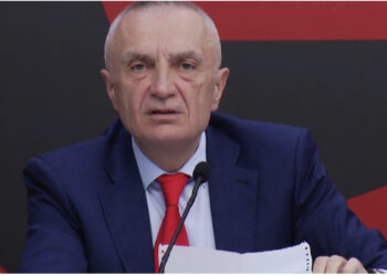 ‘Situata është alarmante’! Meta: Pensionet sa për të ngrënë bukë e gjizë