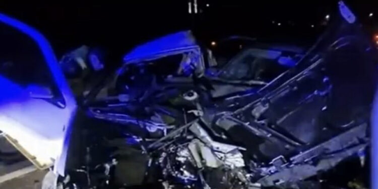 Aksident tragjik! 71-vjeçari brenda në makinë, përplaset për vdekje nga kamioni