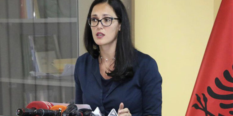 VOA: Dritëhije mbi hetimet ndaj burrit të ministres Ibrahimaj për plagosje