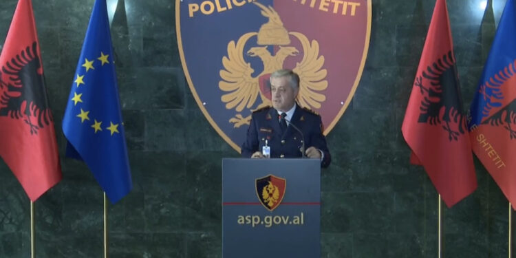 5 mijë Euro për emigrant, 26 të arrestuar, mes tyre 4 policë, 1 milion Euro cash