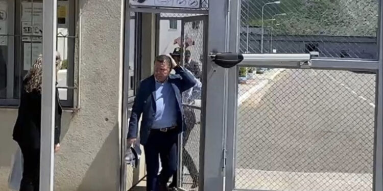 Përfitoi nga Amnistia, lirohet ish-kryetari i i bashkisë së Lezhës, Fran Frrokaj