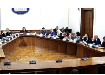 LIVE-Komsioni/ Ngrihen tonet mes Bilalit dhe Spahos: Si s’ju vjen zor