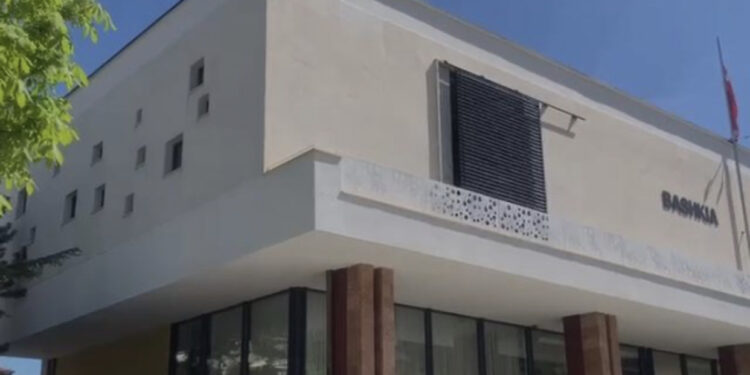 Zbardhet skema e mashtrimit të dy drejtorëve të Bashkisë Korçë, abuzuan me detyrën duke shkaktuar 30 mln lekë dëm