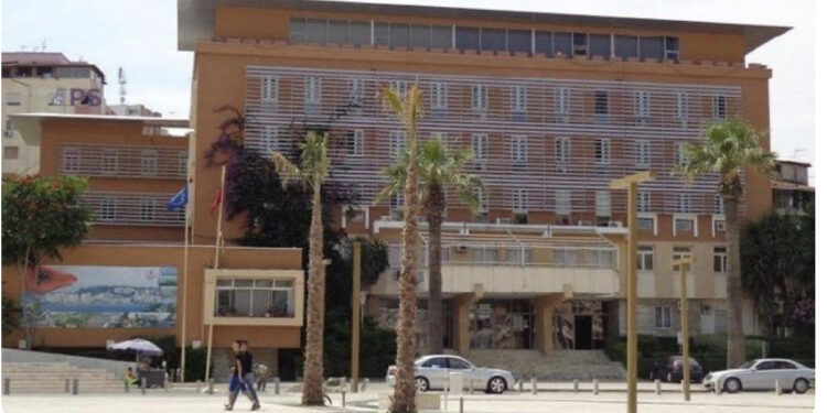 Tjetërsim pronash / Aksion në Kadastrën e Durrësit, Prokuroria lëshon 3 urdhër-arreste