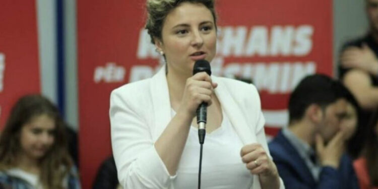 U shpall zv/ Presidente në PL, reagon Erisa Xhixho