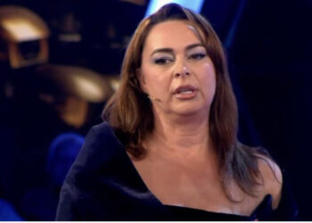 “Më la tre fëmijë…”/ Julia flet për herë të parë për ndarjen nga ish-bashkëshorti