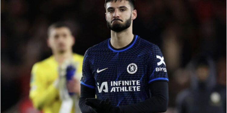 Chelsea nxjerr 11 lojtarë në shitje, mes tyre edhe Armando Broja