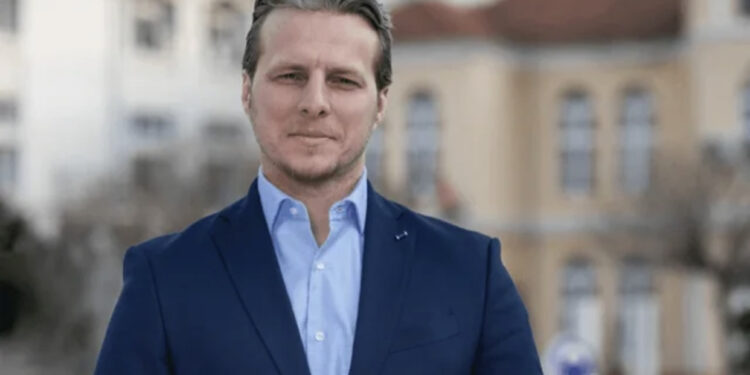 Vuçiç shkarkon kryetarin e komunës së Preshevës, Shqiprim Arifi